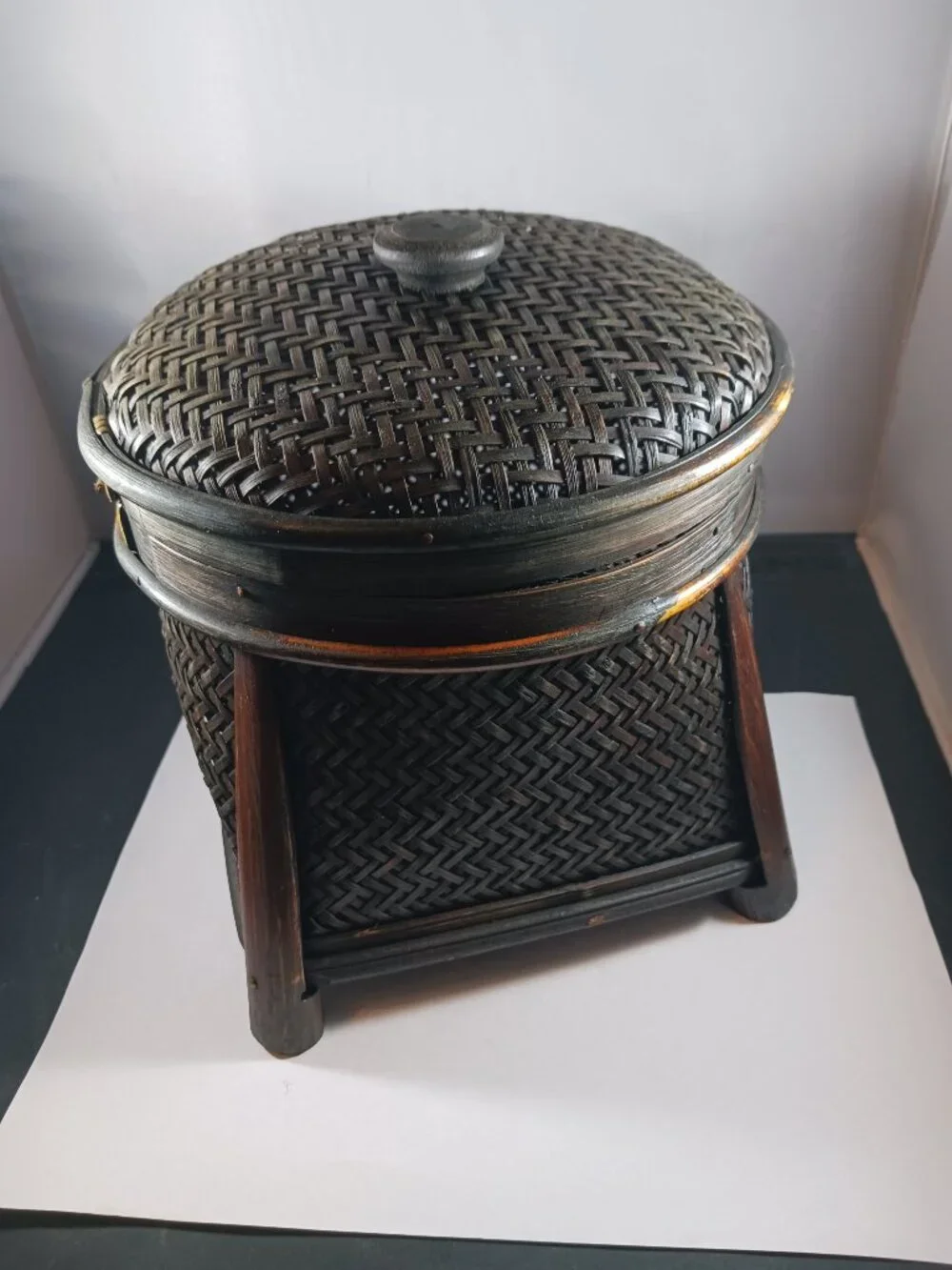 Vintage Straw Woven Container With Metal Clasp